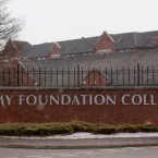 Jovem soldado denuncia estupro coletivo por colegas em colégio militar britânico