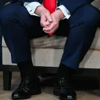 Tornozelos de Trump escondidos de propósito das câmeras