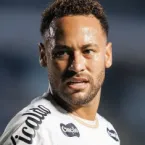 Neymar pede apoio da torcida e critica clima na Vila Belmiro