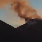 Vulc�o Etna continua fechando aeroporto na It�lia