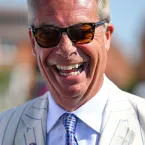 Farage enfrenta consequências inesperadas ao disputar eleição contra Conde Binface