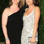 Selena Gomez e mãe processadas por fraude milionária; defesa responde