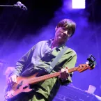 Blur: baixista encontra peça íntima pendurada em árvore após festival