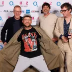 Blur: baixista encontra peça íntima pendurada em árvore após festival