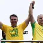 Fl�vio Bolsonaro lan�a campanha com discurso duro contra Lula e propostas pol�micas