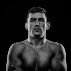 Demian Maia lança biografia com histórias de suas lutas