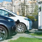 Venda de carros elétricos explode no Ceará e acende alerta para recarga