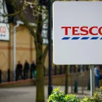 Incêndio em carro elétrico leva à evacuação de supermercado Tesco em Glasgow