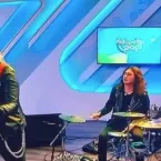 Baterista morre ao vivo durante festival de rock na Mal�sia