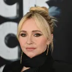 James Blunt nega boatos sobre Hayden Panettiere em iate