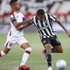 Botafogo perde para o Athletico no Nilton Santos