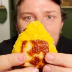 Oniguiri ganha versão brasileira com cuscuz, carne de sol e queijo coalho