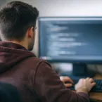 Candidatos terão alerta contra deepfakes no YouTube
