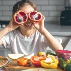 Pediatra revela 5 segredos simples para criar filhos com alimenta��o saud�vel