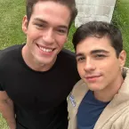 Jovem na novela Globo luta contra homofobia e conquista o público