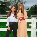 Nicole Bahls homenagea Benny Briolly batizando cabra em seu s�tio