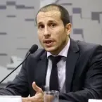 Delegados da PF reagem contra afastamento de chefe por decis�o de um s� juiz