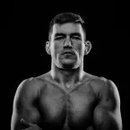 Demian Maia conta sua vida em livro sobre lutas e disciplina