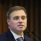 STF decide hoje se abrir� caso para investigar liga��o de Moraes e banqueiro