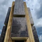 Juros caem: o que empresas devem renegociar primeiro