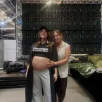 Renata Ceribelli comemora vovó em foto com filha grávida de gêmeos