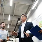 Pressão política no emprego dispara em 2026 e assusta empresas