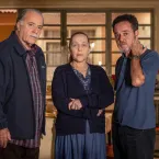 Pai flagra filha e amigo beijando em novela que emociona