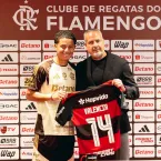 Jovem Valencia sofre no banco e tem evolução questionada no Flamengo