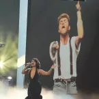 Adam Lambert surpreende tributo póstumo a George Michael em premiação