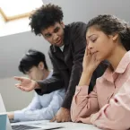 Assédio eleitoral no trabalho triplicou em 2026: saiba seus direitos