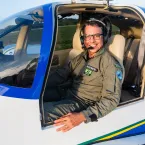 Piloto de 53 anos conclui volta ao mundo sozinho de avi�o