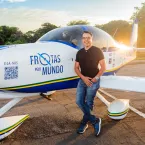 Piloto de 53 anos conclui volta ao mundo sozinho de avi�o