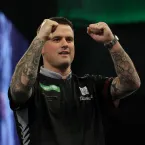 Choque no darts: Líder mundial Luke Littler é eliminado na primeira rodada