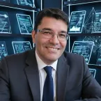 Brasil lança primeira rádio de notícias tributárias controlada por Inteligência Artificial