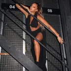 Alesha Dixon impressiona com vestido ousado antes de estreia no The Voice