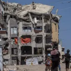 Piloto esfaqueou comandante e quase derrubou avi�o com 180 israelenses, diz Israel