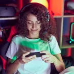 Como usar o celular sem machucar seu pescoço e coluna
