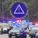 Menina de 5 anos luta por vida após carro invadir multidão de torcedores na Austrália