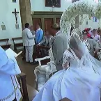 Noiva de 19 anos grita com convidados no altar ap�s cerim�nia de casamento