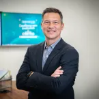 Selbetti compra empresa de chatbots médicos para automatizar agendamentos