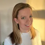 Médica da Família Real Britânica é assassinada em casa durante festa infantil