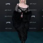 Billie Eilish muda o cabelo para loiro ruivo e surpreende os fãs