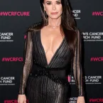 Kyle Richards revela esfoliante facial da Aveeno por apenas R$ 5