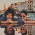 Selena Gomez revela que anos de vape mudaram sua voz para sempre