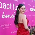 Selena Gomez revela que anos de vape mudaram sua voz para sempre