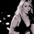 Miley Cyrus revela sinal sobrenatural de Dolly Parton em show