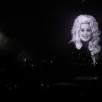 Miley Cyrus revela sinal sobrenatural de Dolly Parton em show