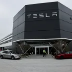 Tesla ofusca Porsche com carro voador: veja dados das buscas