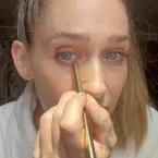 Jemima Kirke revela truques simples de maquiagem para um visual despojado