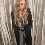 Christina Applegate revela que foi diagnosticada erroneamente com esclerose múltipla